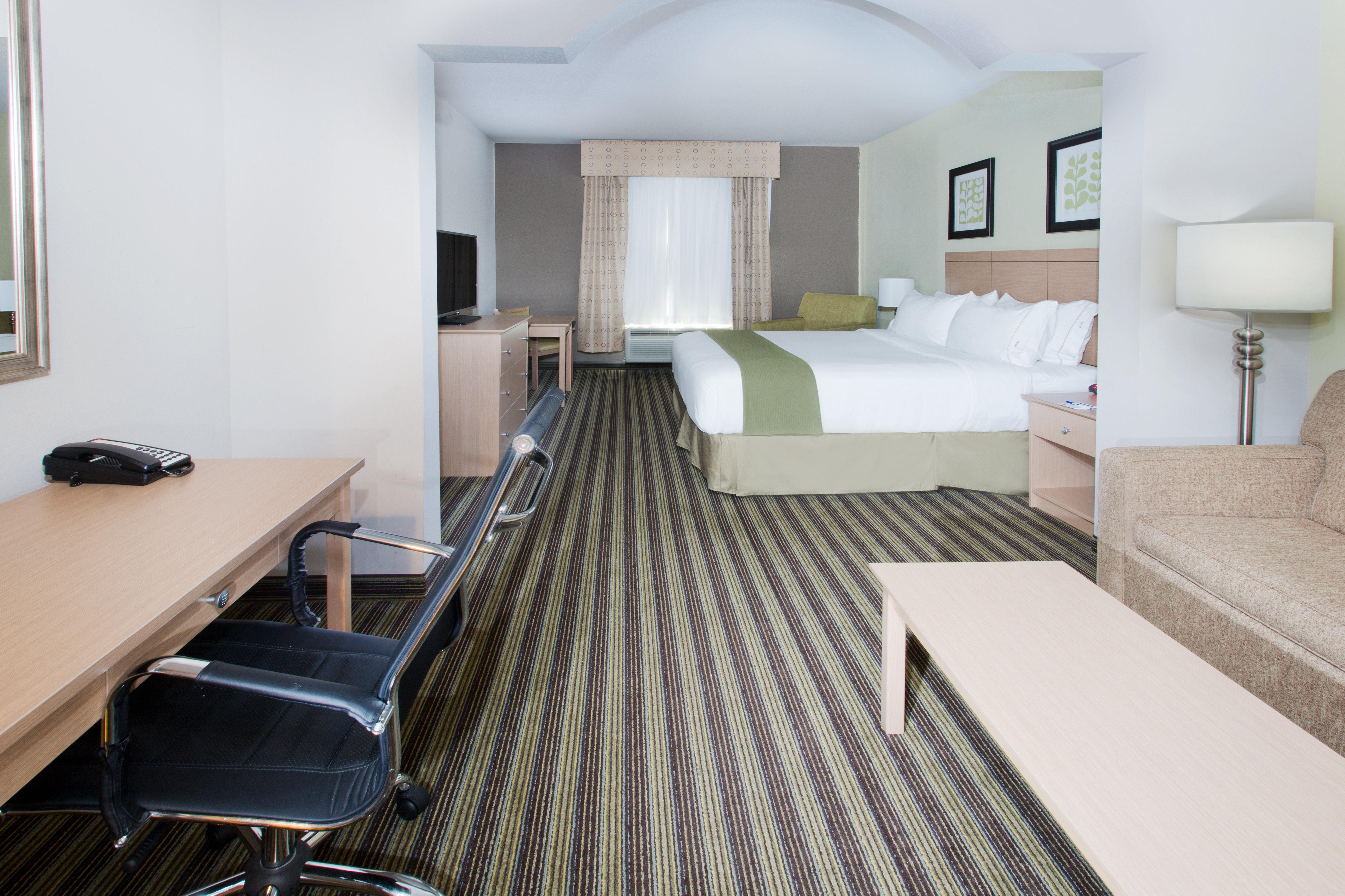 Holiday Inn Express Hotel & Suites Alvarado By Ihg Buitenkant foto