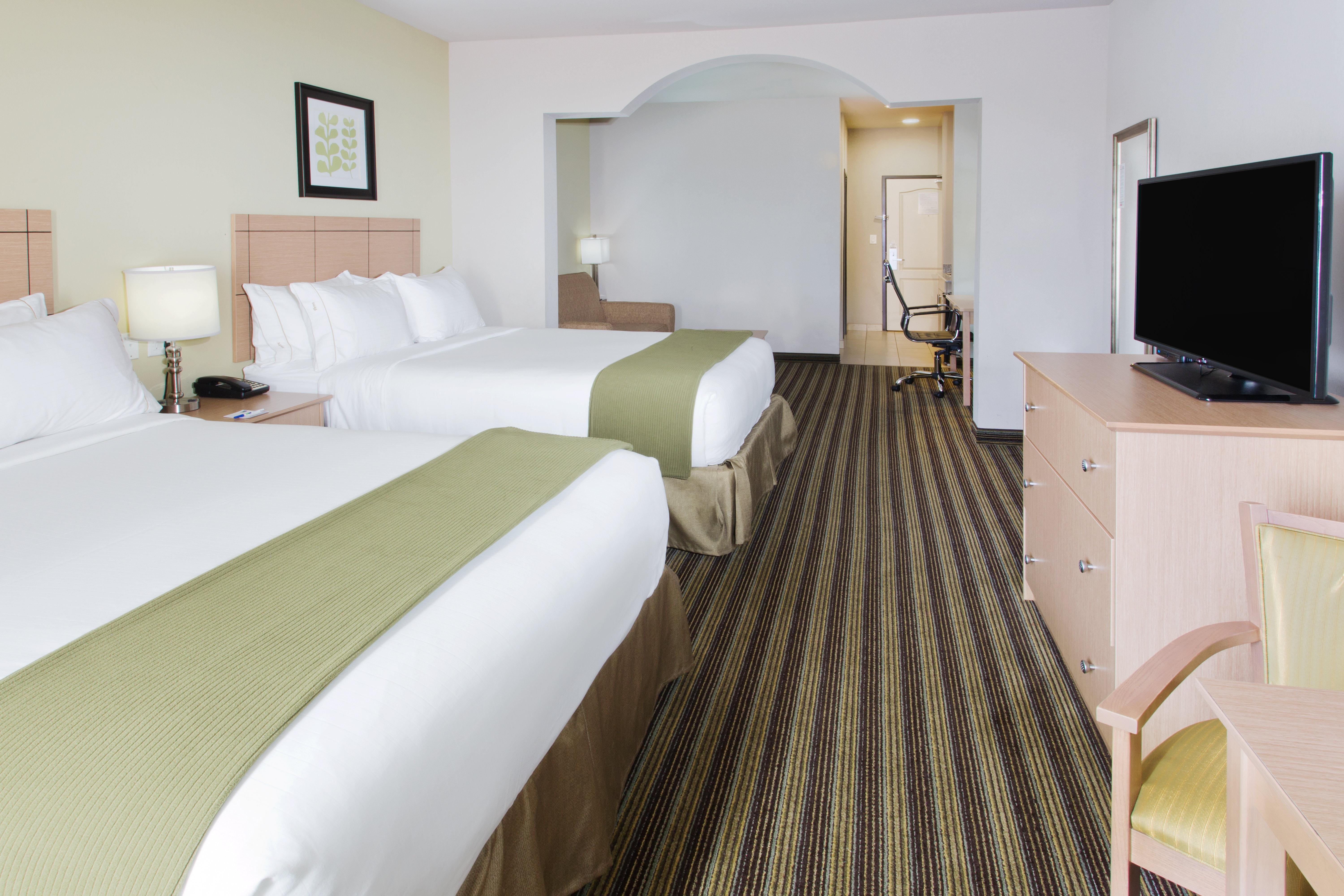 Holiday Inn Express Hotel & Suites Alvarado By Ihg Buitenkant foto