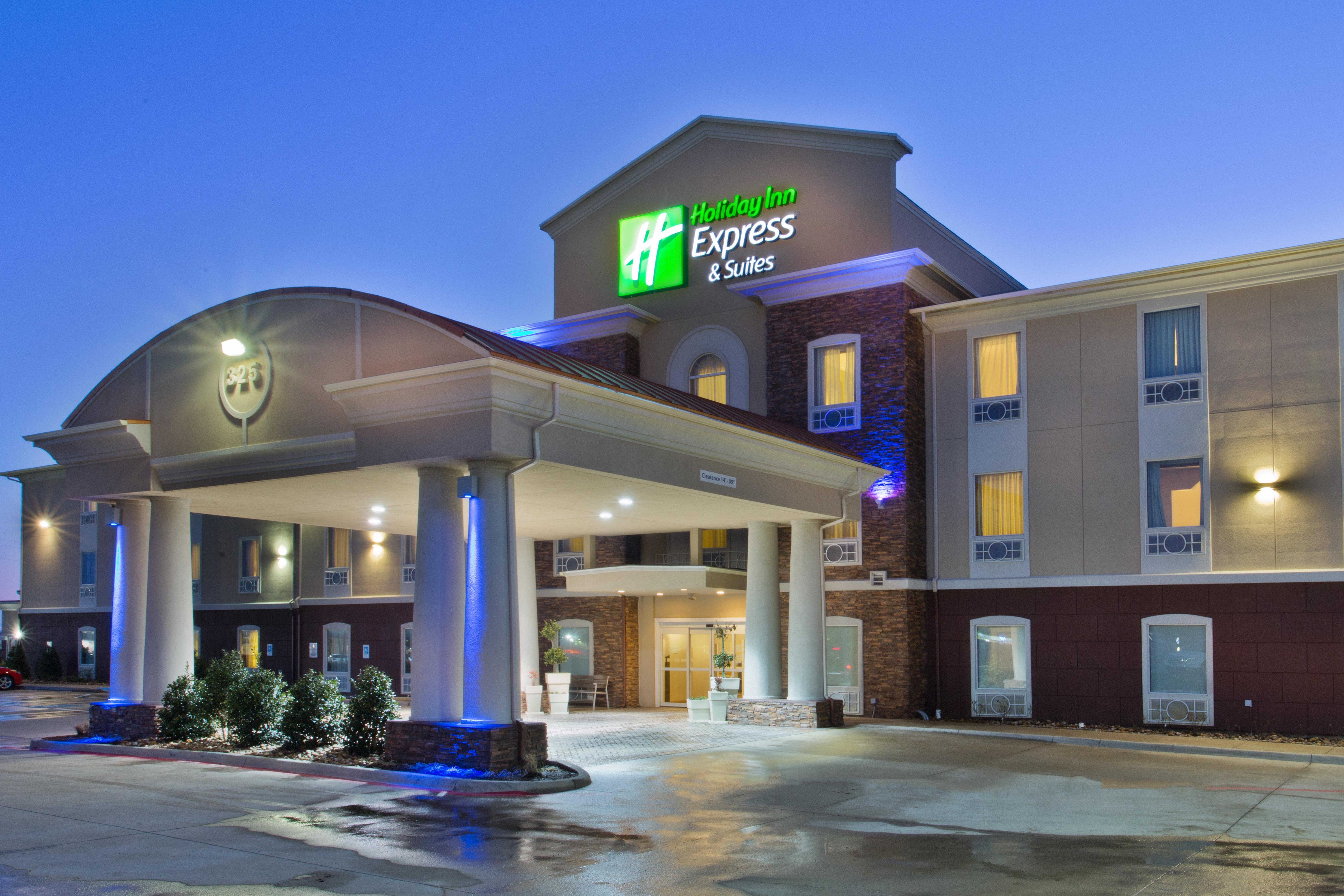 Holiday Inn Express Hotel & Suites Alvarado By Ihg Buitenkant foto