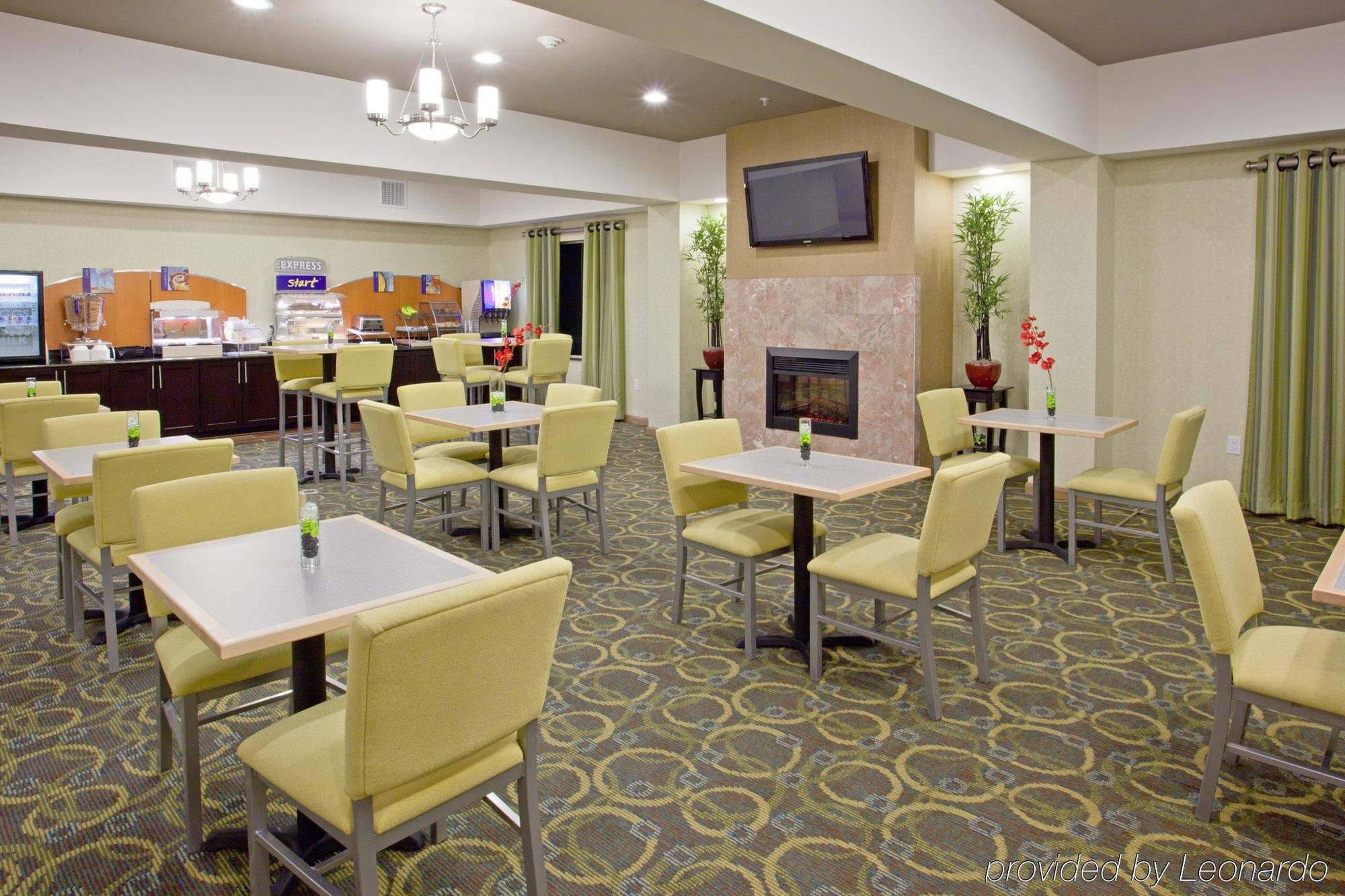 Holiday Inn Express Hotel & Suites Alvarado By Ihg Restaurant foto