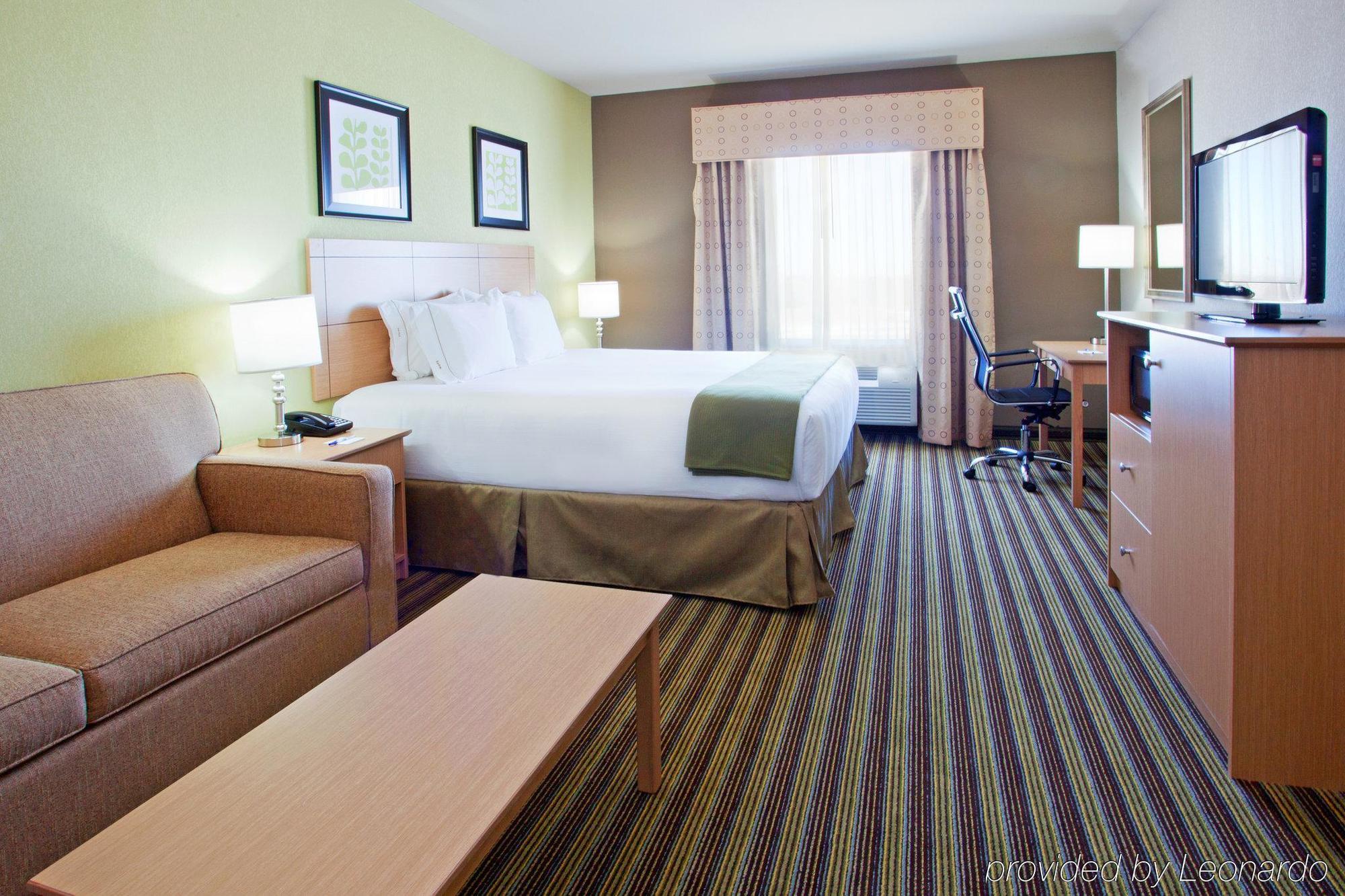 Holiday Inn Express Hotel & Suites Alvarado By Ihg Kamer foto